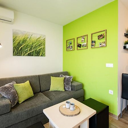 Apartmaji Banonia " Poletni Vetrc " Banovci Ngoại thất bức ảnh