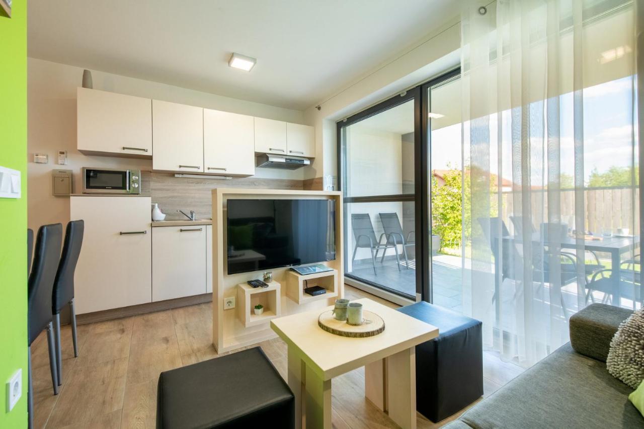 Apartmaji Banonia " Poletni Vetrc " Banovci Ngoại thất bức ảnh