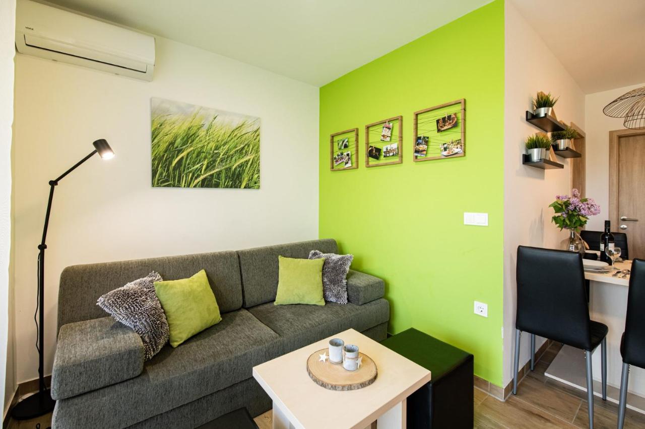 Apartmaji Banonia " Poletni Vetrc " Banovci Ngoại thất bức ảnh