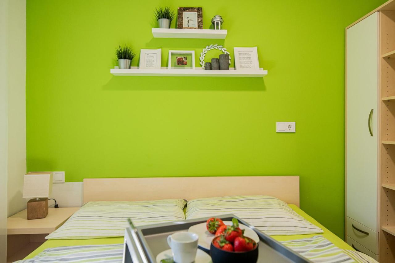 Apartmaji Banonia " Poletni Vetrc " Banovci Ngoại thất bức ảnh